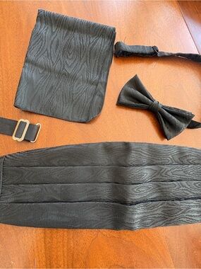 Black Silk Textured Cummerbund Set with Bow Tie and Pocket Square